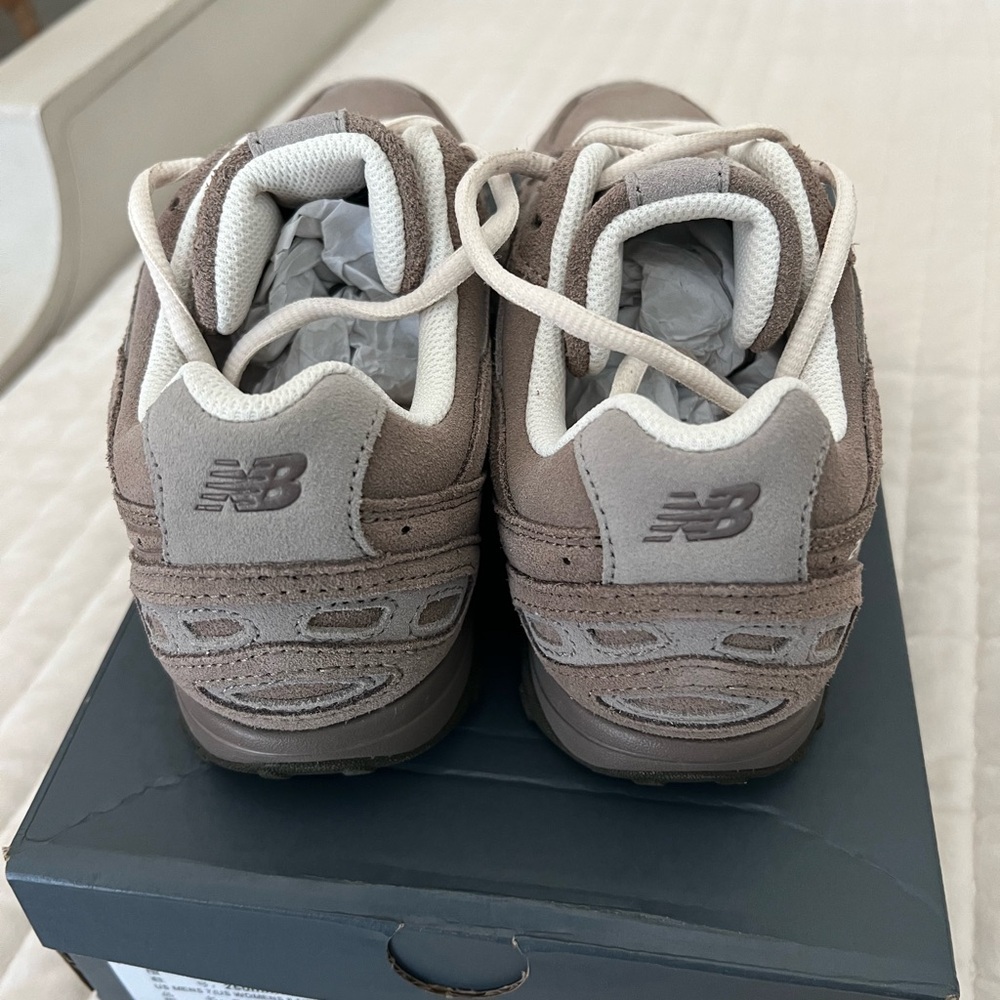 NEW New Balance 204L Mushroom Unisex - Picture 5 of 9